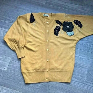 🔥CKH top fashion🔥 | Vintage yellow  button cardigan with flowers